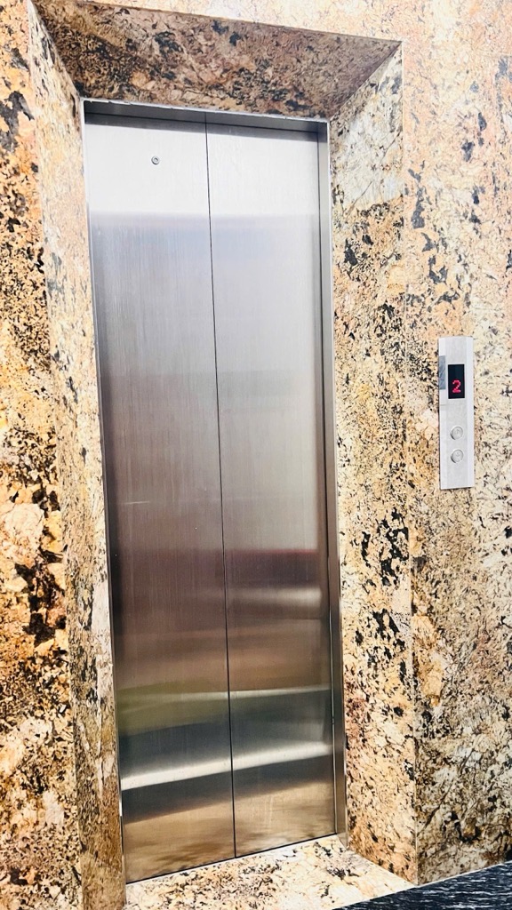 Bán nhà Ngõ 86 Ngọc Thuỵ 51m x 5T, mt 5m, lô góc, gara oto, thang máy, gần phố chỉ hơn 13 tỷ còn - Ảnh 2