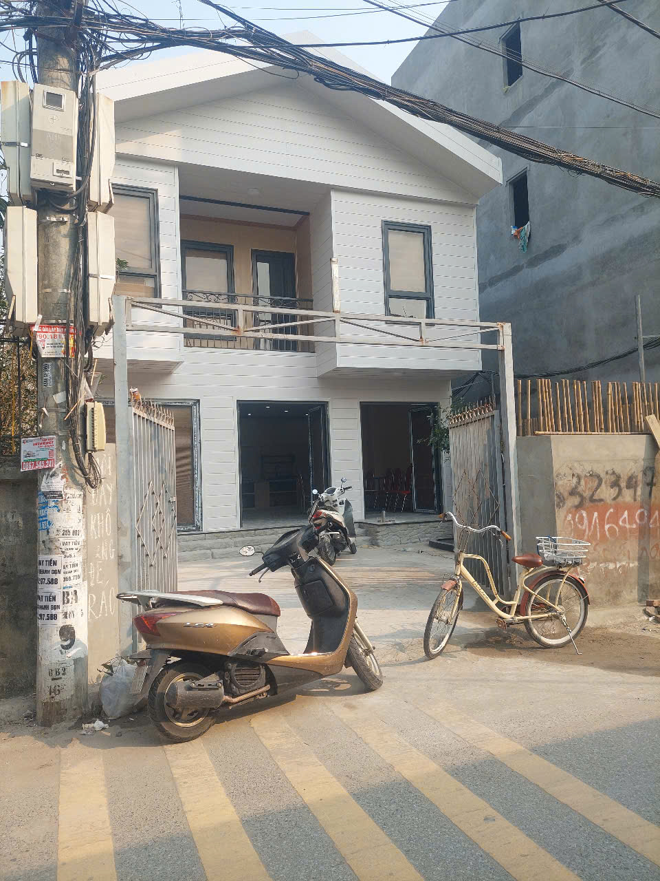 Cho thuê nhà 2 tầng mới xây,DTSD 140m2,thiết kế hiện đại khu Ngọc Thụy, Long Biên,HN - Ảnh chính