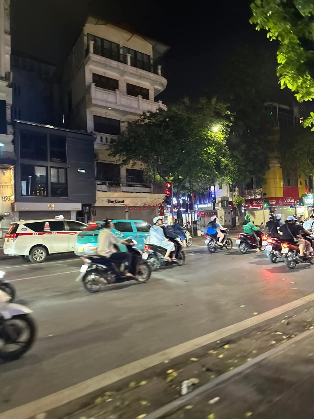 NHÀ MẶT PHỐ HUẾ HAI BÀ TRƯNG, VỊ TRÍ KINH DOANH ĐẮC ĐỊA SIÊU HIẾM, DT 130M2 GIÁ CHÀO 58.5 TỶ - Ảnh 1