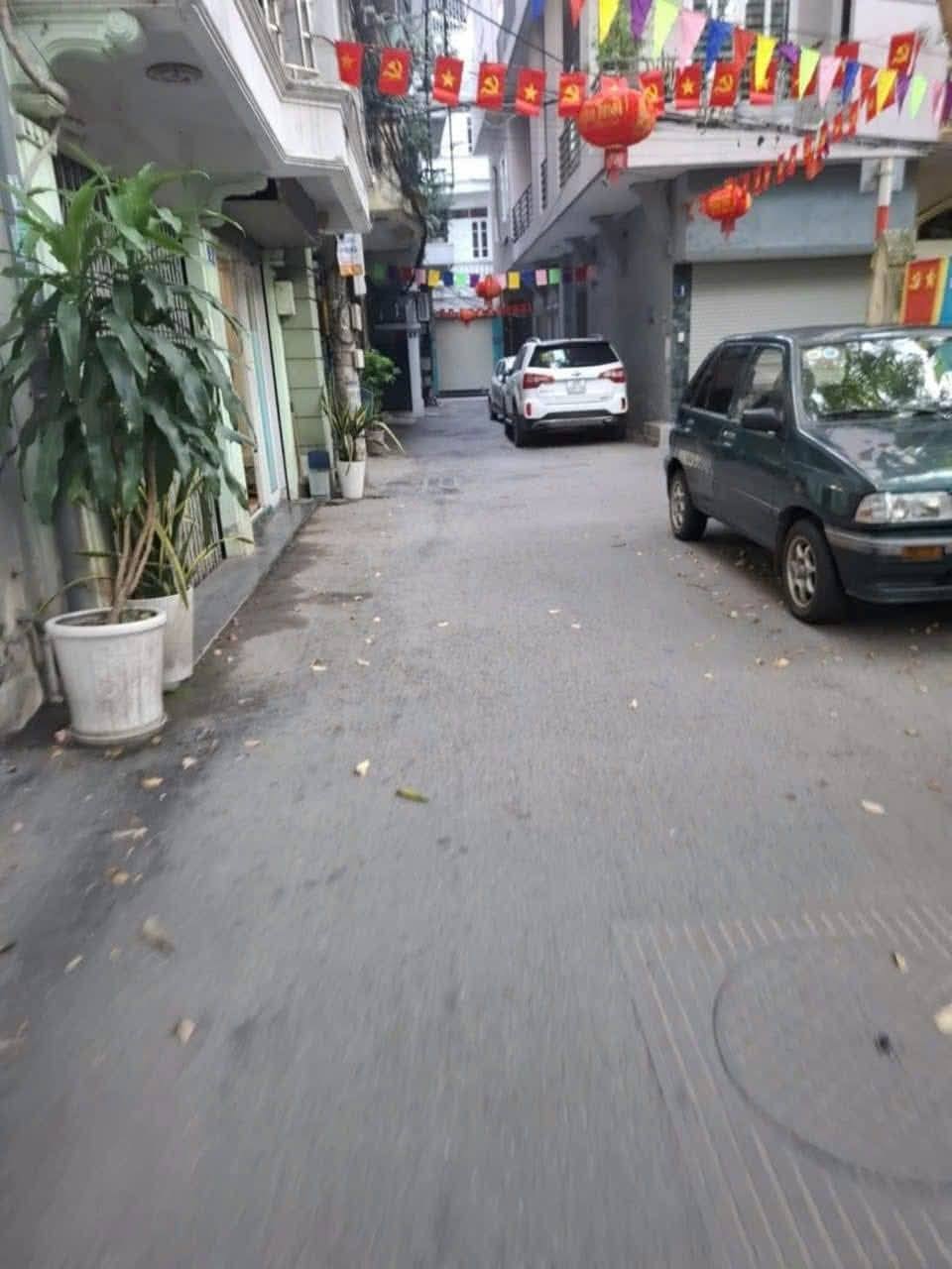 HÓT HÍT TÂY HỒ - NGÕ RỘNG THẲNG TẮP - Ô TÔ VÀO NHÀ - HOANG HOA THÁM - SỔ ĐỎ NÉT LUÔN - - Ảnh chính