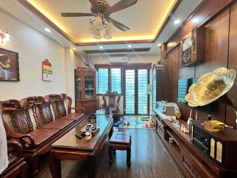BÁN NHÀ MẶT PHỐ NỘI THẤT SỊN SÒ VIEW HỒ LINH ĐÀM 40M 5 TẦNG - Ảnh 2