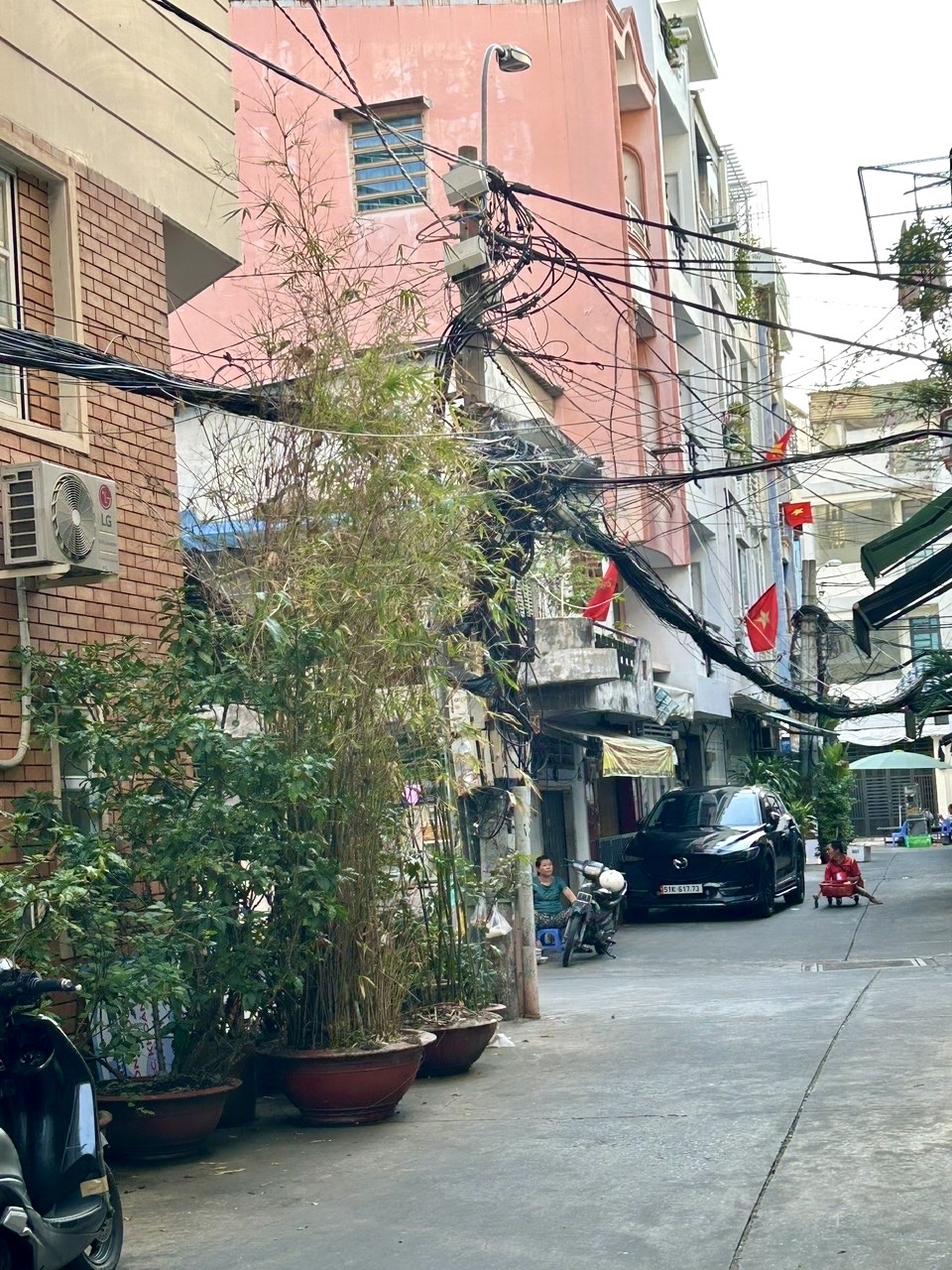CHÍNH CHỦ CẦN BÁN CĂN ĐƯỜNG SỐ - GIOA THÔNG THUẬN TIỆN - QUA QUẬN 1 CHỈ 3 PHÚT- THÔNG RA VĨNH HỘI - Ảnh 4