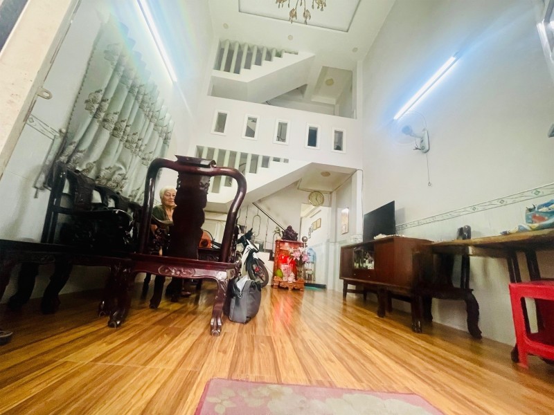 Bán nhà 4 tầng, 142m², 4PN, 3WC, Linh Xuân, Thủ Đức - 4.95 tỷ - Ảnh chính