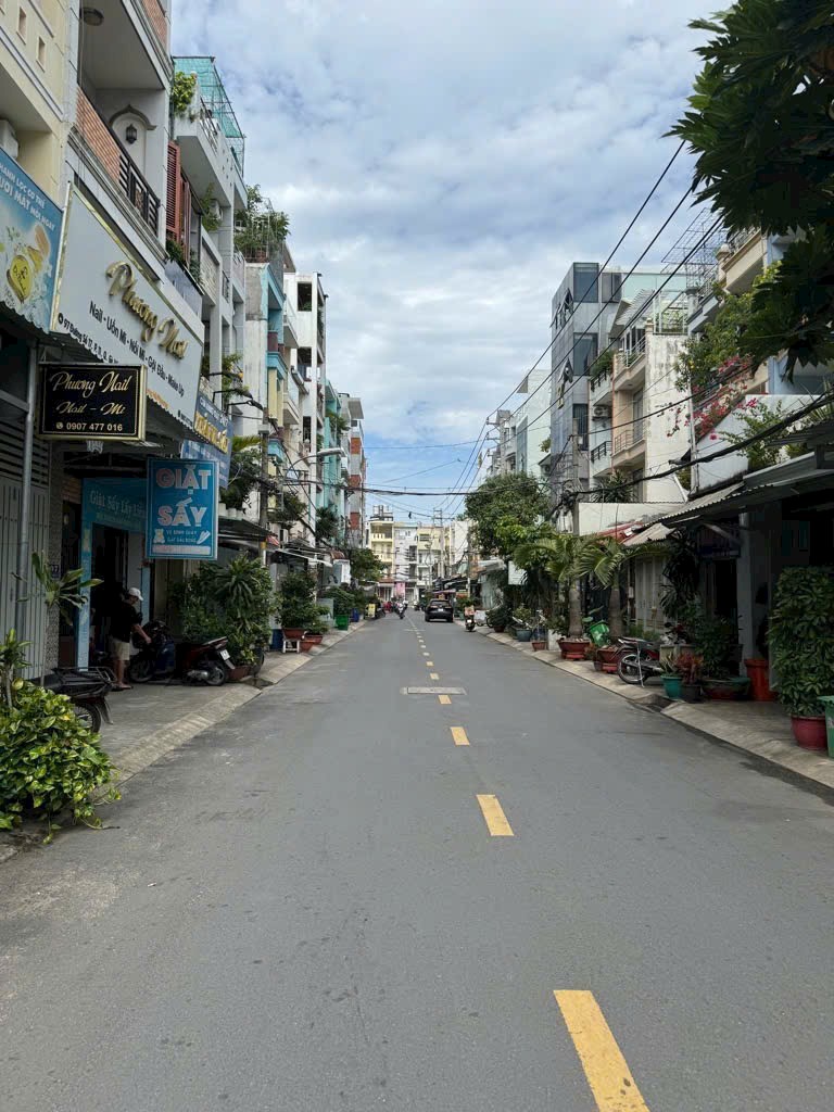 NHÀ ĐẸP - GẦN NGÃ 4 QUANG TRUNG & PHẠM VĂN CHIÊU GV - HXH - DT 52M² - 2 TẦNG HƠN 5 TỶ  + DT: 4,1m × 13m, SHR,  + Kết cấu: Nhà 2 Tầng, lô góc, cực kỳ thoáng mát. + Gần chợ Thạch Đà, Siêu thị - Ảnh chính