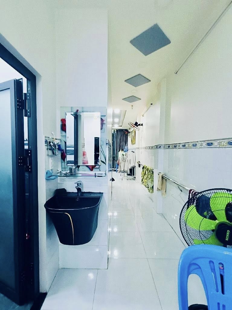 VỊ TRÍ KD Đ.ỈNH - GẦN CHỢ P18 - TÂN HƯƠNG - 2 TẦNG - NHÀ MỚI 60M N4*15 NHỈNH 8 ĐỒNG - Ảnh 2