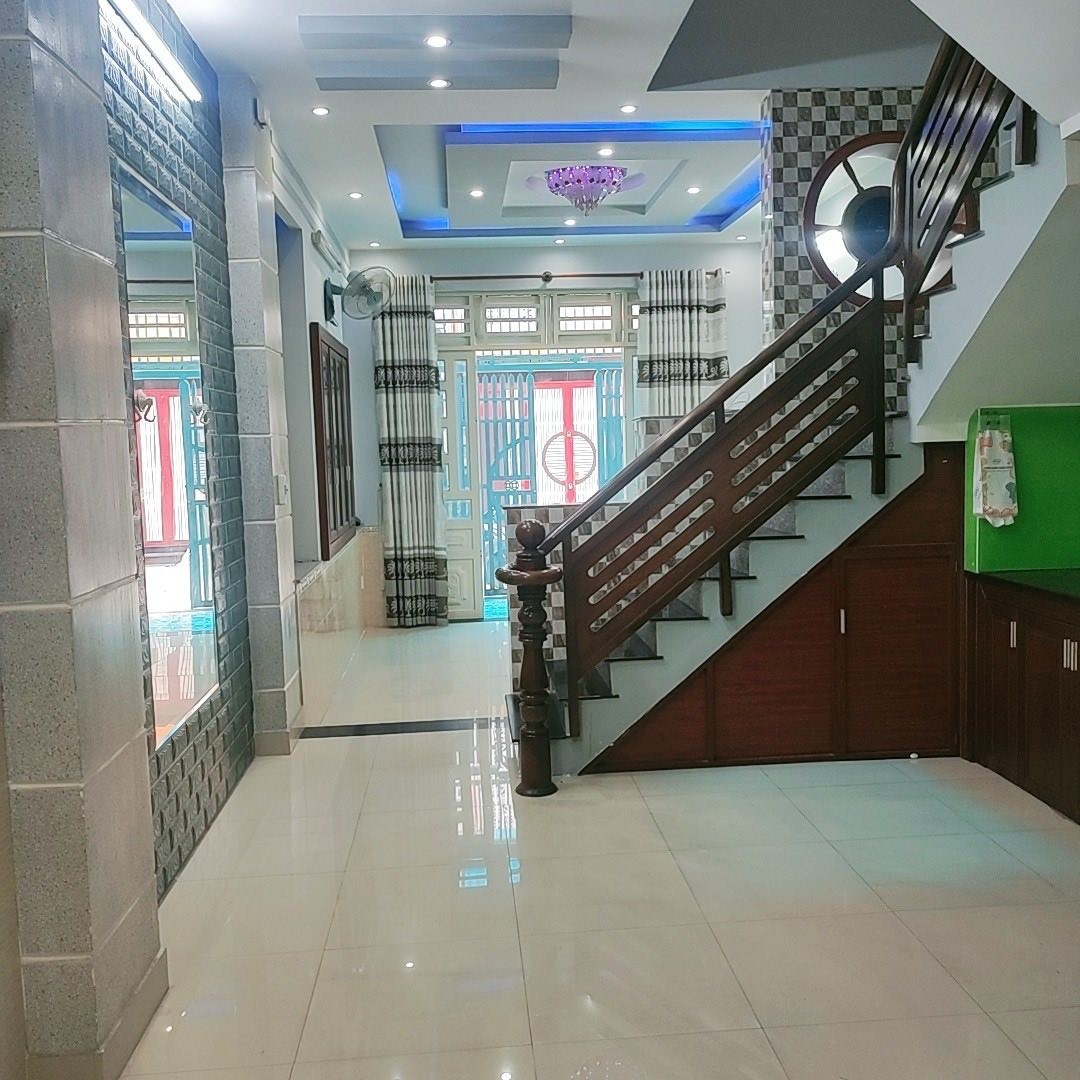 BÁN NHÀ -QUANG TRUNG P8 GÒ VẤP, XE HƠI , DT 56M2 (4.2mX13.5m)-  4TẦNG - 4PN KHÉP KÍN SÂN THƯỢNG - Ảnh 1