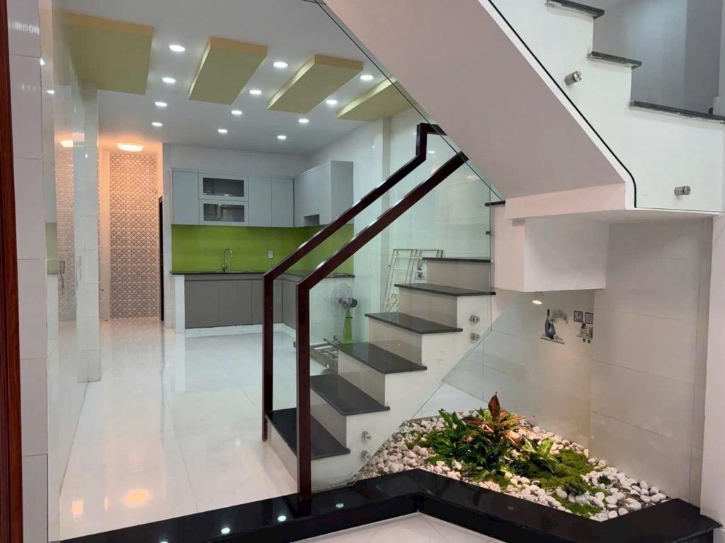 🥰🥰PHƯỜNG 10 - TÂN BÌNH - DT GẦN 50M2 - DÀNH CHO GD NHỎ HOẶC BA MẸ M.UA N.HÀ CHO CON ĐI HỌC Ở SG. - Ảnh chính