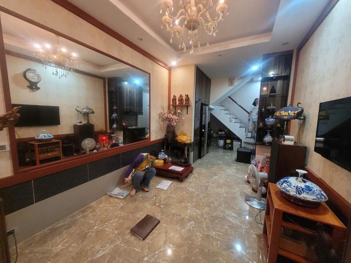 Bán nhà Tôn Đức Thắng phân lô sát phố - 2 thoáng 30m 5 tầng giá 7.6 tỷ - Ảnh chính