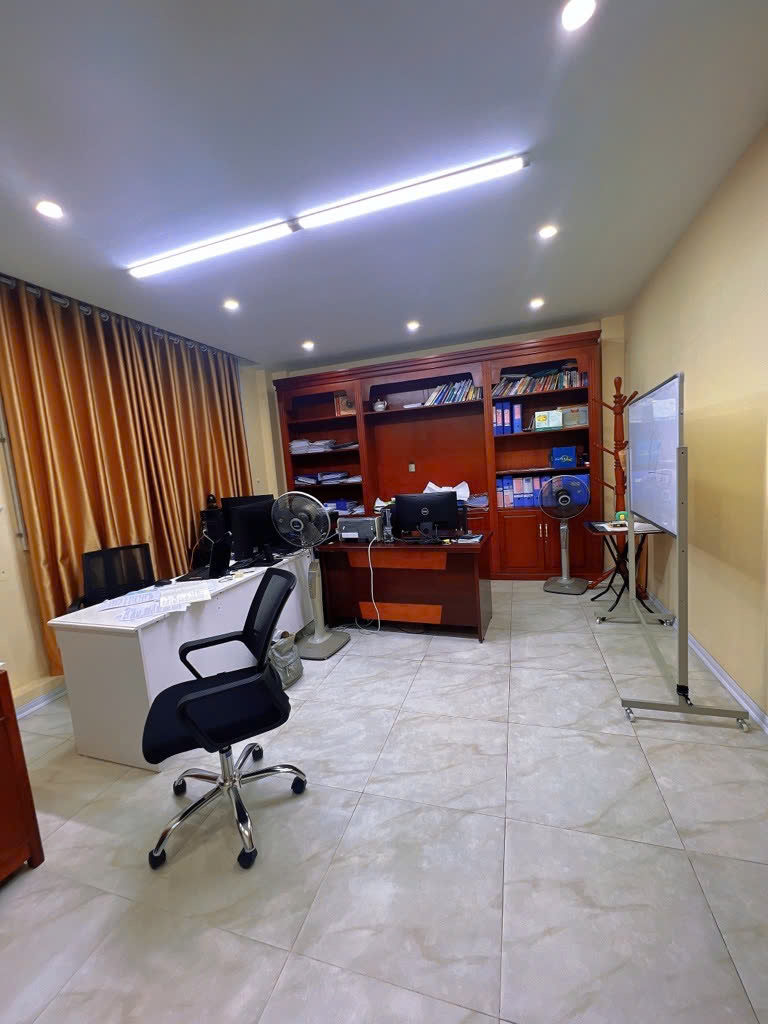 BÁN NHÀ PHỐ NGUYÊN HỒNG - 93M² - VỊ TRÍ ĐẸP - Ô TÔ TRÁNH - KINH DOANH - GIÁ CHỈ 25 TỶ - Ảnh 2