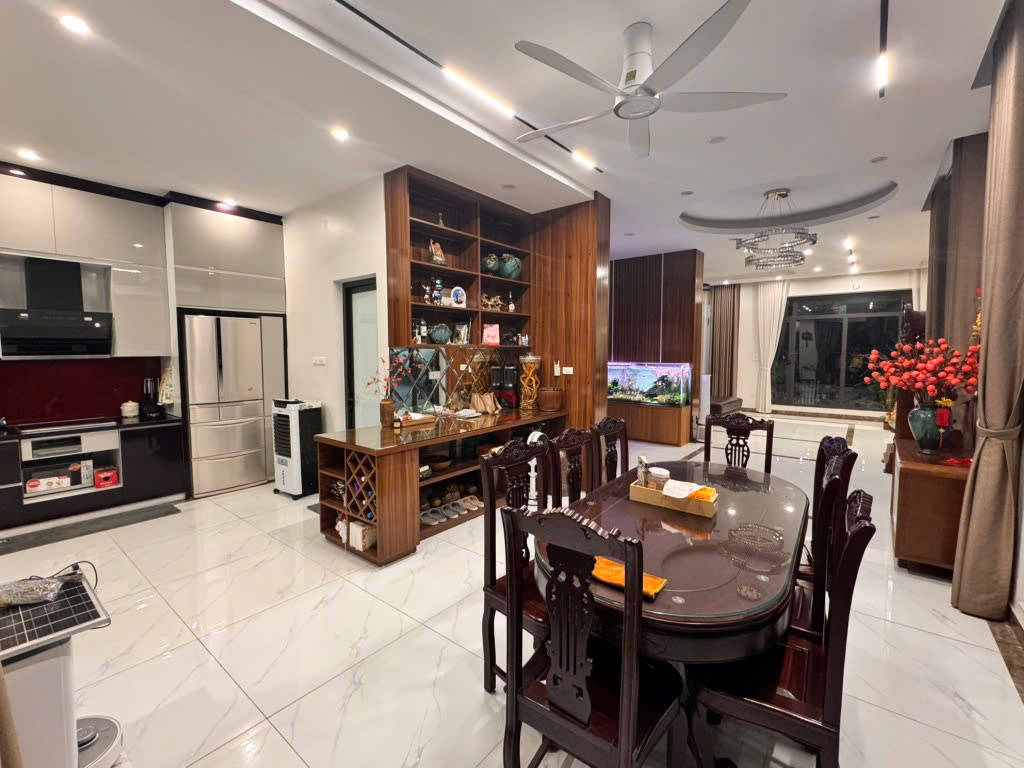 BÁN NHÀ PHỐ LÁNG HẠ - 148M² - MT RỘNG - 2 MẶT NGÕ Ô TÔ TRÁNH - KINH DOANH - GIÁ CHỈ 35 TỶ - Ảnh 1
