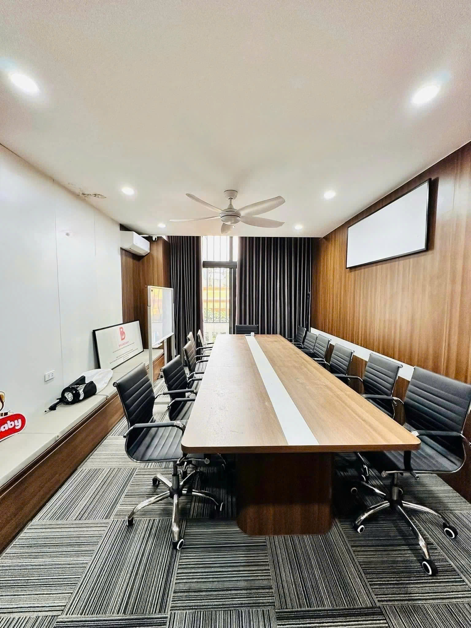 BÁN NHÀ PHỐ HUỲNH THÚC KHÁNG - 68M² x 5 TẦNG - PHÂN LÔ Ô TÔ TRÁNH - KINH DOANH - GIÁ 25,9 TỶ - Ảnh 1