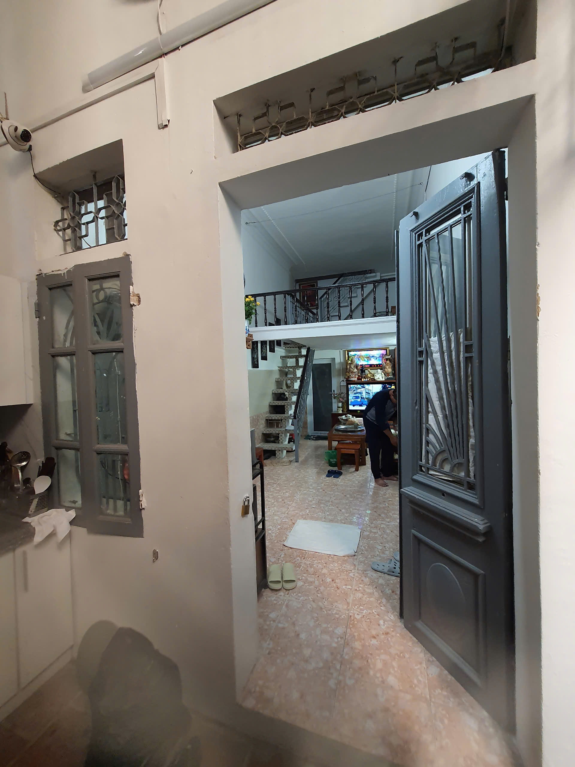 Bán nhà 3 tầng, 4PN, 3WC, 36m², Nghi Tàm, Tây Hồ - 7.6 tỷ - Ảnh 1