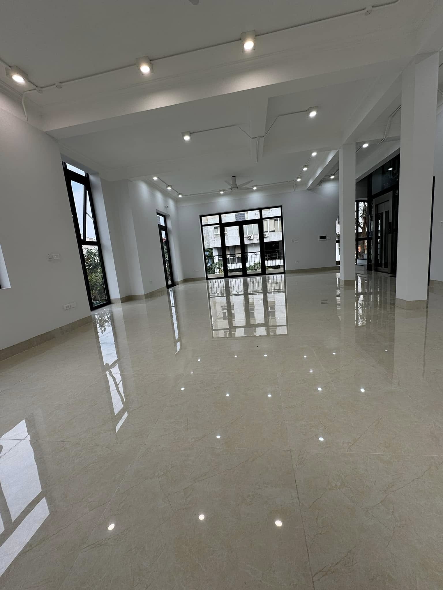 Bán tòa văn phòng mặt phố Trường Chinh, 80m2, 8 tầng, giá 40 tỷ, mới đẹp, kinh doanh đỉnh - Ảnh chính