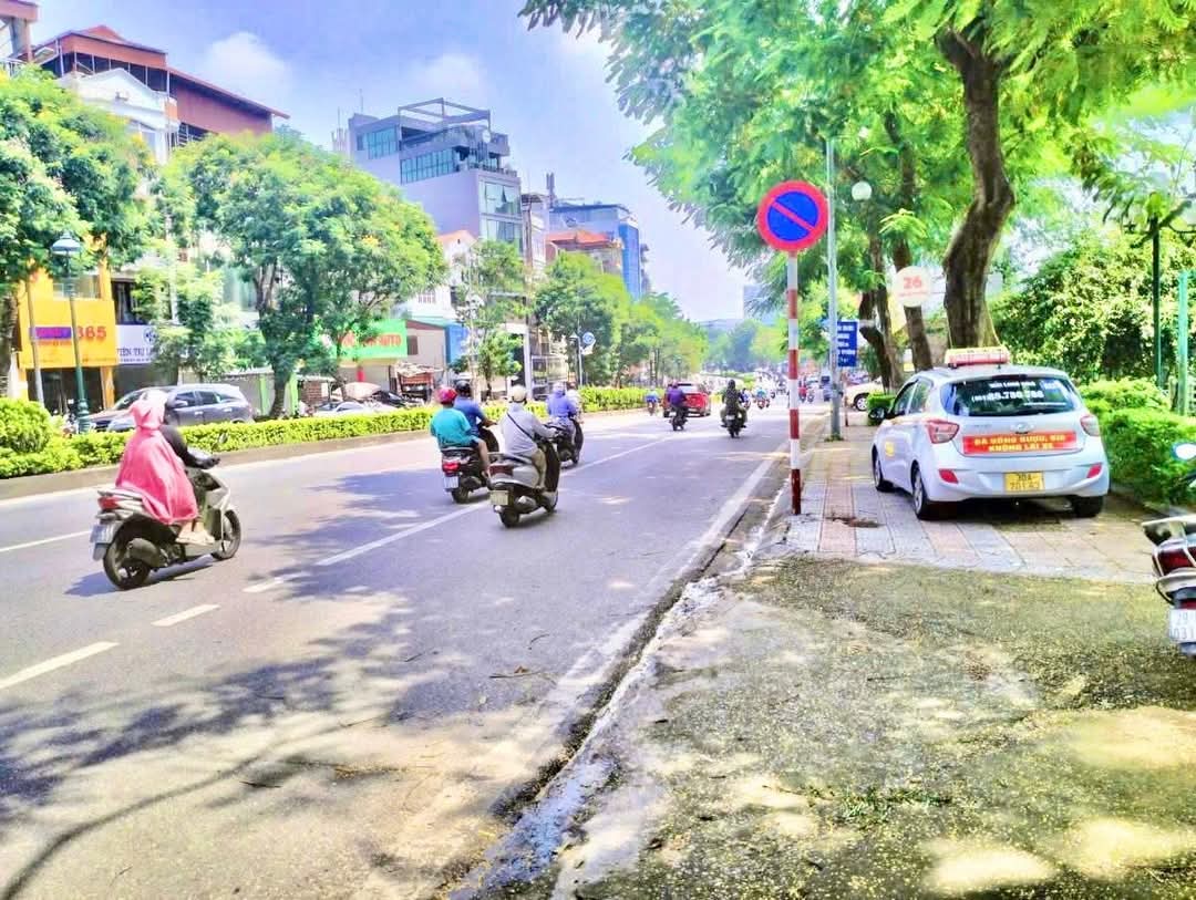 BÁN ĐẤT MẶT ĐƯỜNG NGUYỄN VĂN CỪ LONG BIÊN, VỊ TRÍ ĐẸP ĐẦU TƯ KINH DOANH. DT 960M2 GIÁ 90 TỶ - Ảnh chính