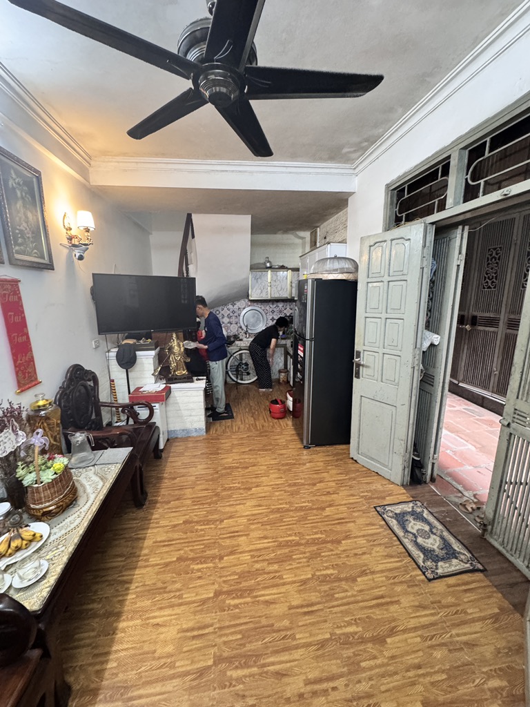 MẶT NGÕ THÔNG - NHÀ CŨ CHỈ CẦN SƠN LẠI LÀ ĐẸP - GIÁ GIA LỘC - Ảnh 1