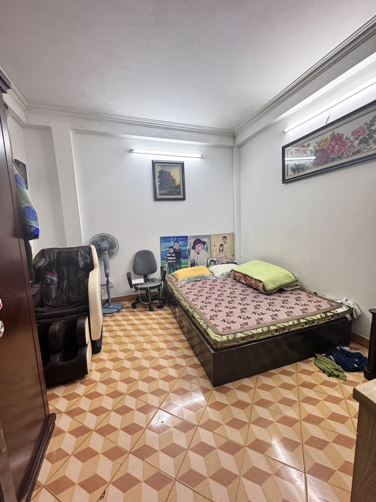MẶT NGÕ THÔNG - NHÀ CŨ CHỈ CẦN SƠN LẠI LÀ ĐẸP - GIÁ GIA LỘC - Ảnh 2