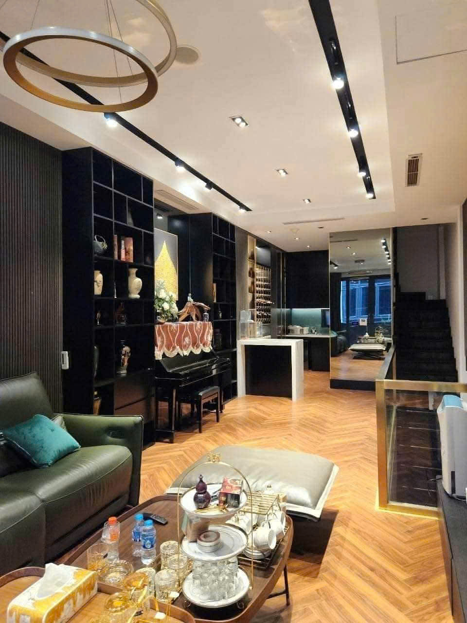 BÁN NHÀ HOÀNG QUỐC VIỆT, PHÂN LÔ, ÔTÔ TRÁNH, VỈA HÈ KINH DOANH, DT 52M2 GIÁ 17 TỶ 100 - Ảnh chính