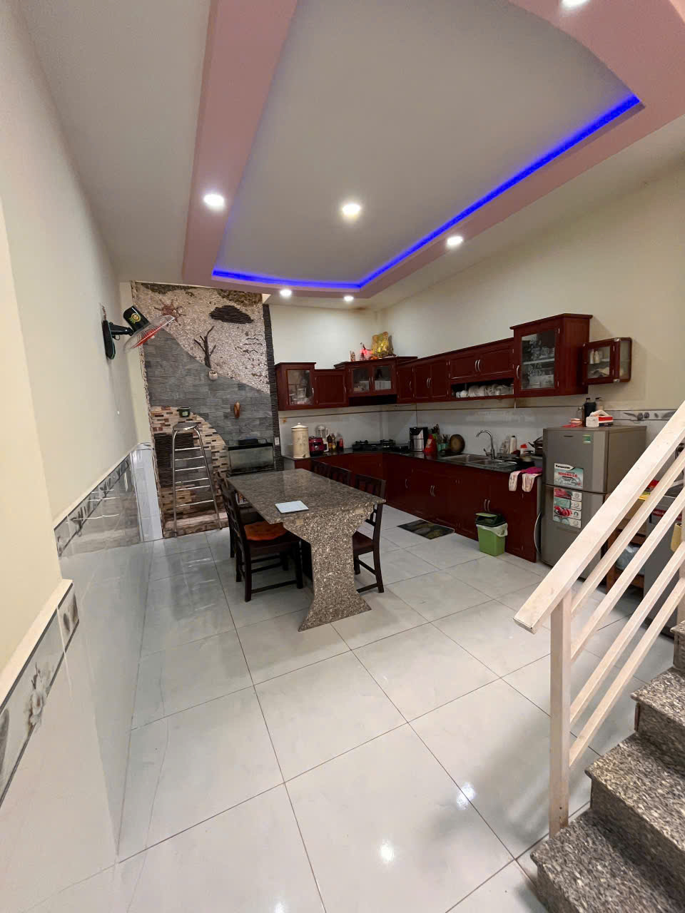 Bán nhà 2 Tầng Thuận Giao(TPHCM),đường ô tô vi vu,giá chỉ nhỉnh 1 tỷ,gần ngã 4 Hòa Lân - Ảnh 1