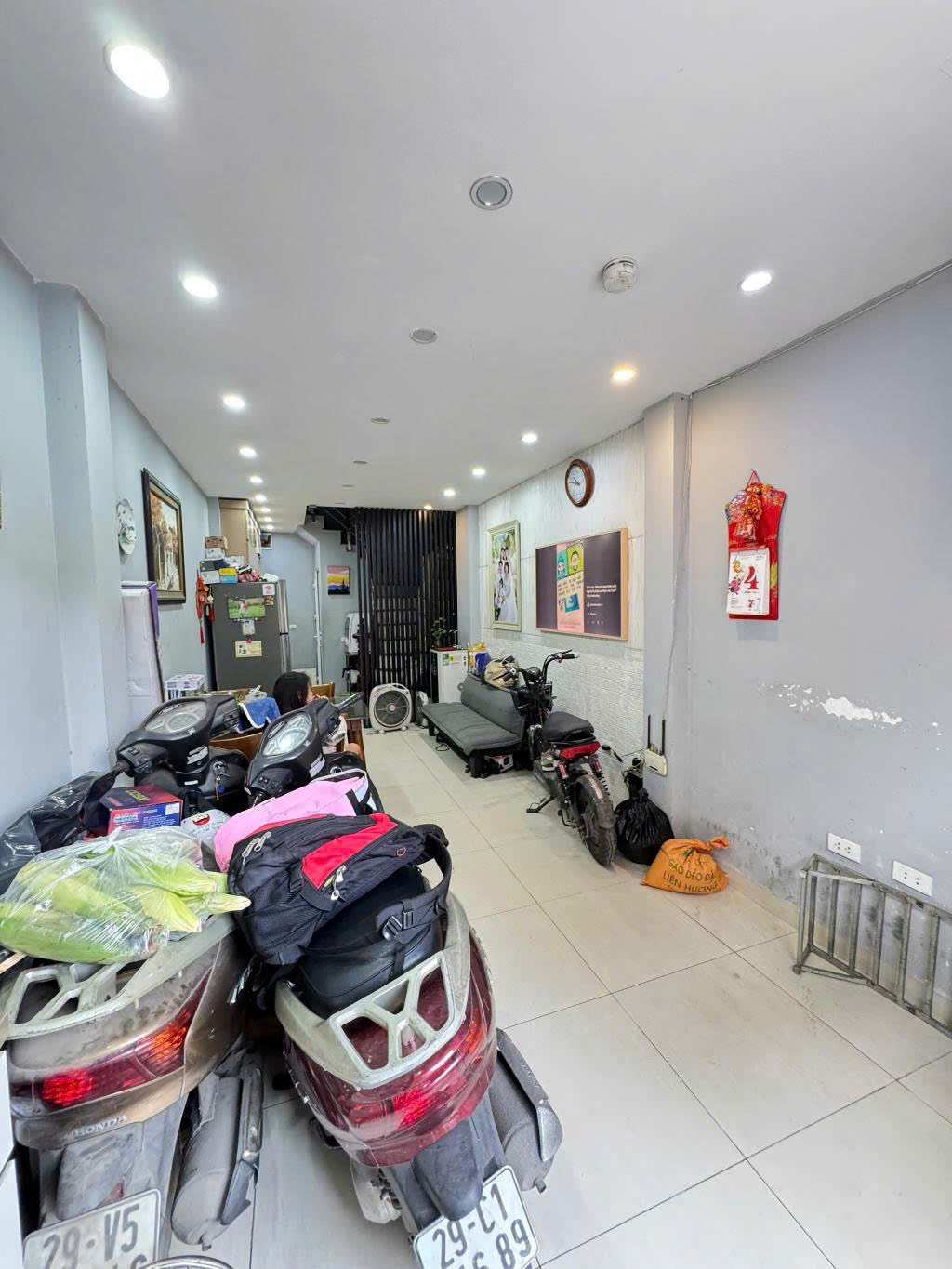 CÓ 102, HƠN 7 TỶ SỞ HỮU NHÀ TRUNG TÂM PHỐ NGUYỄN VĂN CỪ 35M, 5T, MT3.5M, Ô TÔ THÔNG. - Ảnh 1