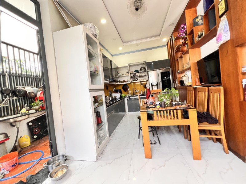 Bán nhà 60m², 4PN, 3WC, Linh Xuân, Thủ Đức, 5.2 tỷ, sổ hồng - Ảnh 1