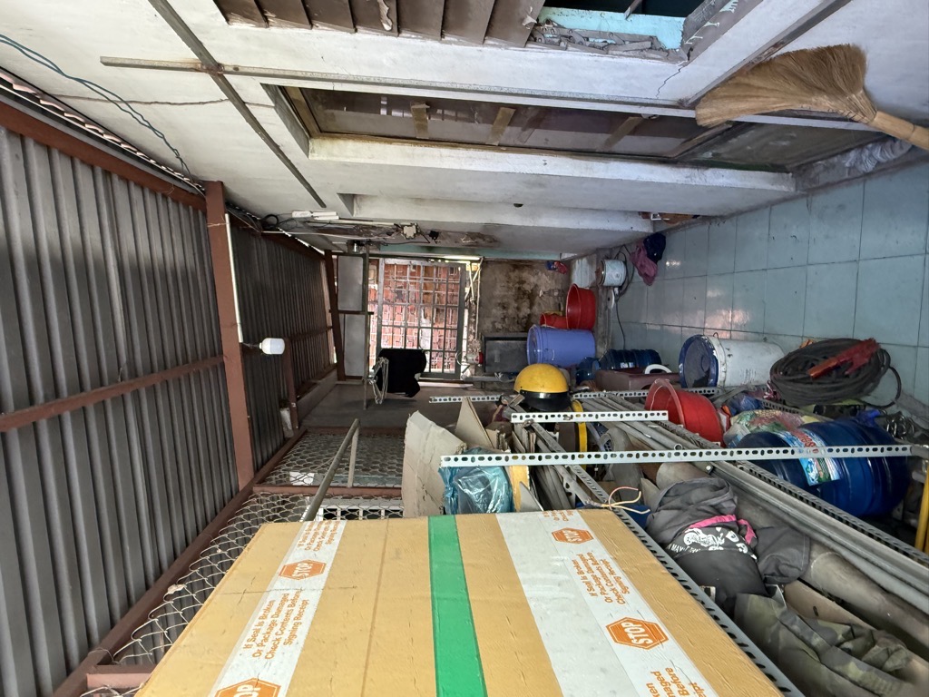 Bán nhà HXH Lê Đình Cẩn, ngay Hương Lộ 2, Bình Tân, 70m² - 5.5x19 - 2 tầng, chỉ hơn 1 tỷ - Ảnh 1