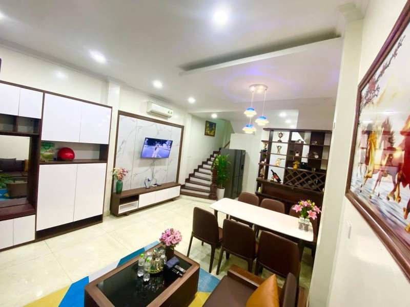 Siêu phẩm. Bán nhà Nguyễn Viết Xuân, Thanh Xuân. 40m2 x 5 Tầng. MT 4.2m. NỞ HẬU. Hơn 9 tỷ. - Ảnh 1