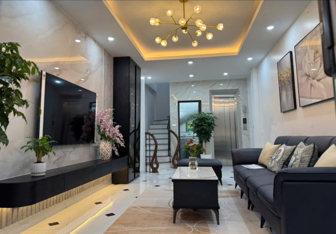 SIÊU PHẨM TÂY HỒ - 5 TẦNG - THANG MÁY - TẶNG FULL NỘI THẤT SỊN - KINH DOANH - Ô TÔ - SỔ ĐẸP - Ảnh chính