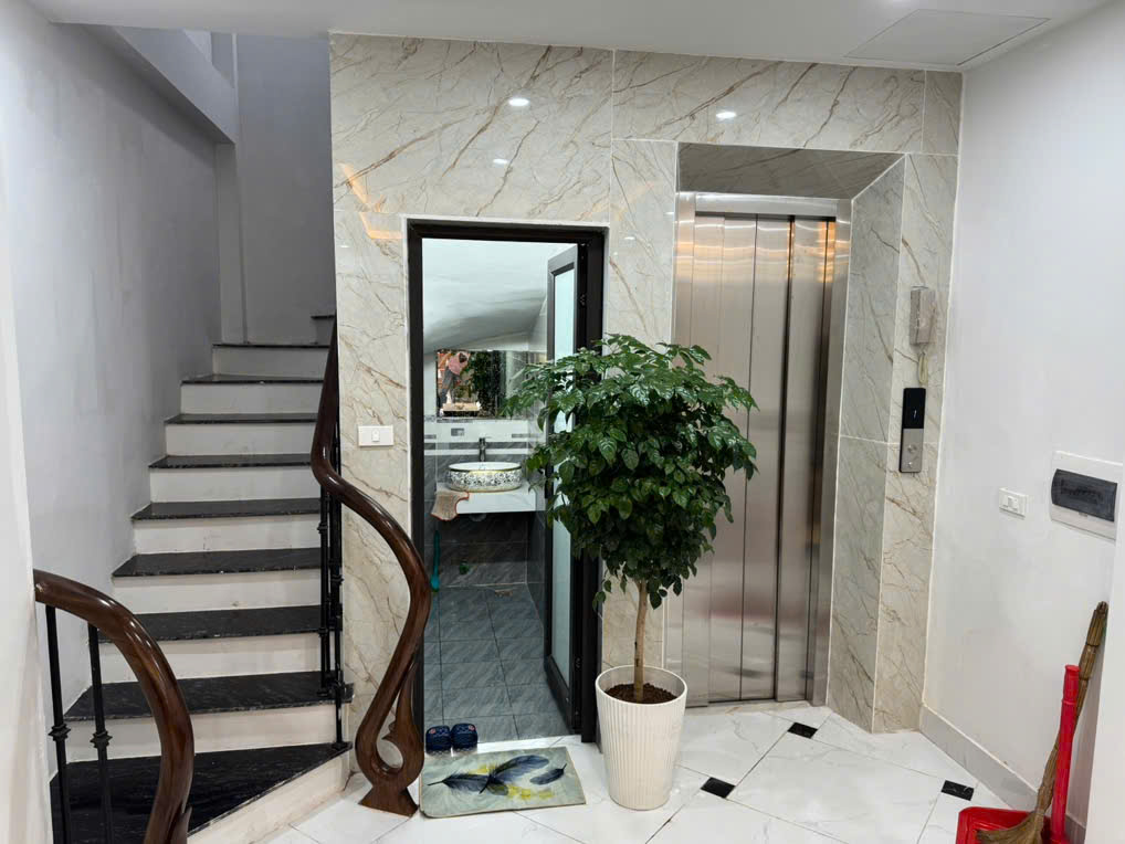 BÁN NHÀ VÕ CHÍ CÔNG CẦU GIẤY, ÔTÔ, DÂN XÂY CHẤT, 5T THANG MÁY, 40M2 GIÁ 11 TỶ 680 - Ảnh 1
