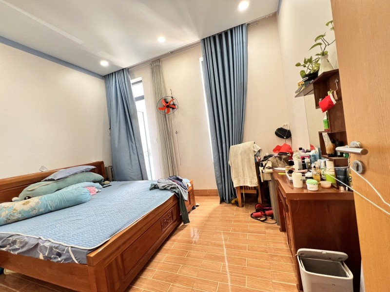 Bán nhà 60m², 4PN, 3WC, Linh Xuân, Thủ Đức, 5.2 tỷ, sổ hồng - Ảnh 3