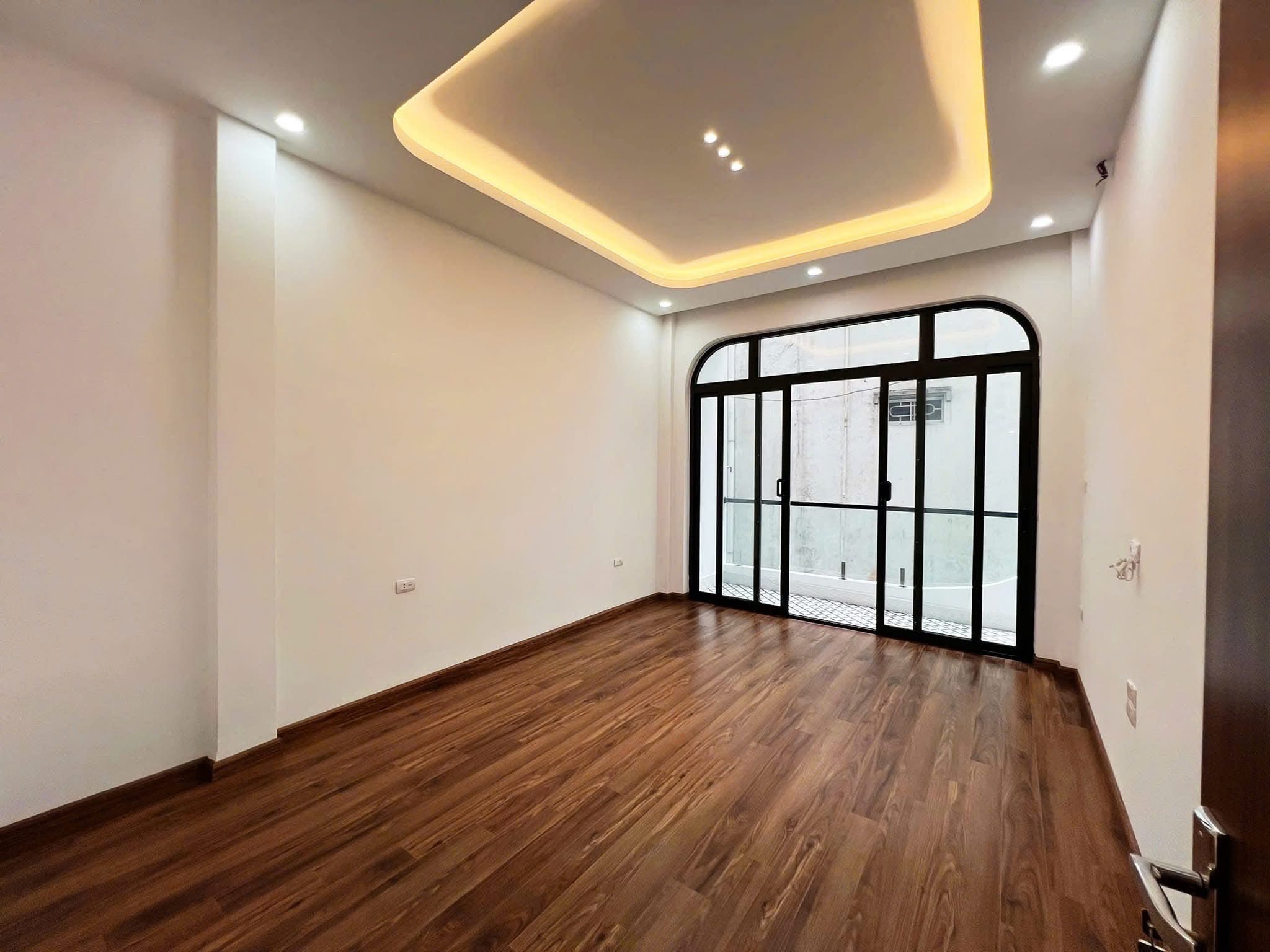NHÀ PHỐ  MINH KHAI - 35M2 X 5 TẦNG - Ô TÔ ĐỖ CỔNG - GIÁ  7.8 TỶ - Ảnh 1
