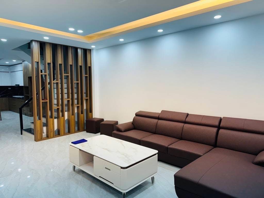 ✨ SIÊU PHẨM ĐẲNG CẤP LONG BIÊN ✨ 🏡 NHÀ ĐẸP – FULL NỘI THẤT – GARA 2 Ô TÔ – THANG MÁY – Ô TÔ CHẠY VÒNG QUANH - Ảnh 3