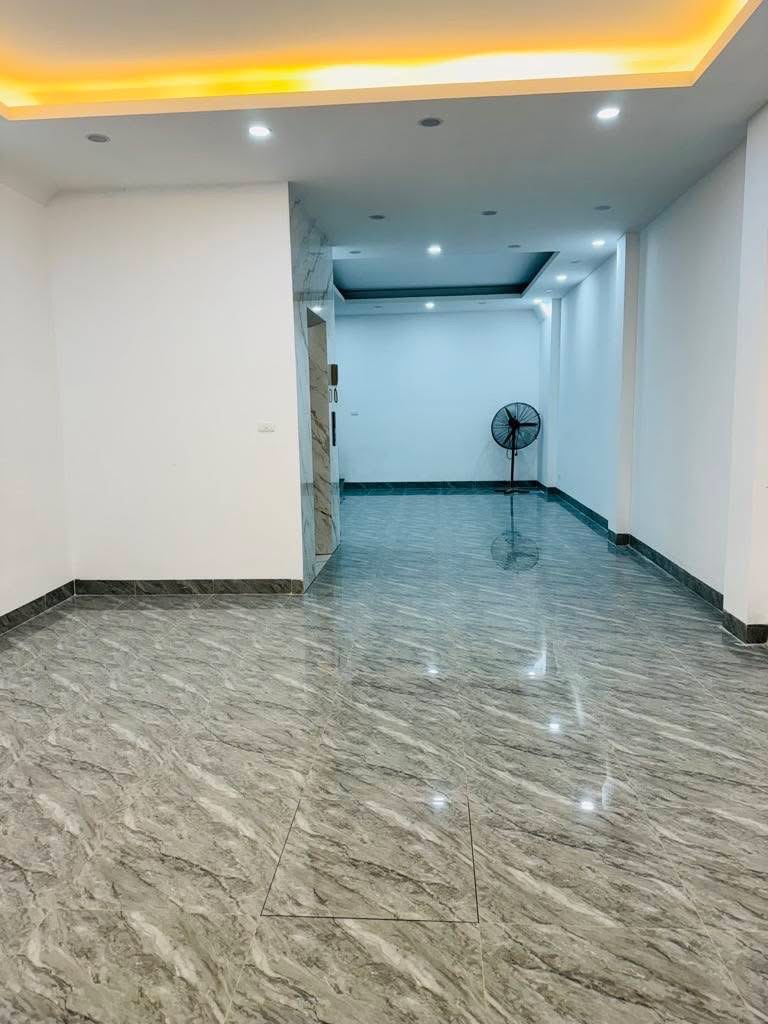 ✨ SIÊU PHẨM ĐẲNG CẤP LONG BIÊN ✨ 🏡 NHÀ ĐẸP – FULL NỘI THẤT – GARA 2 Ô TÔ – THANG MÁY – Ô TÔ CHẠY VÒNG QUANH - Ảnh 1