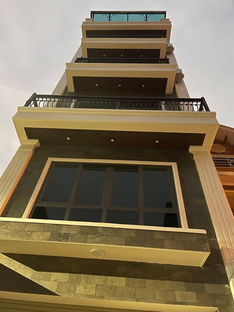 ✨ SIÊU PHẨM ĐẲNG CẤP LONG BIÊN ✨ 🏡 NHÀ ĐẸP – FULL NỘI THẤT – GARA 2 Ô TÔ – THANG MÁY – Ô TÔ CHẠY VÒNG QUANH - Ảnh chính