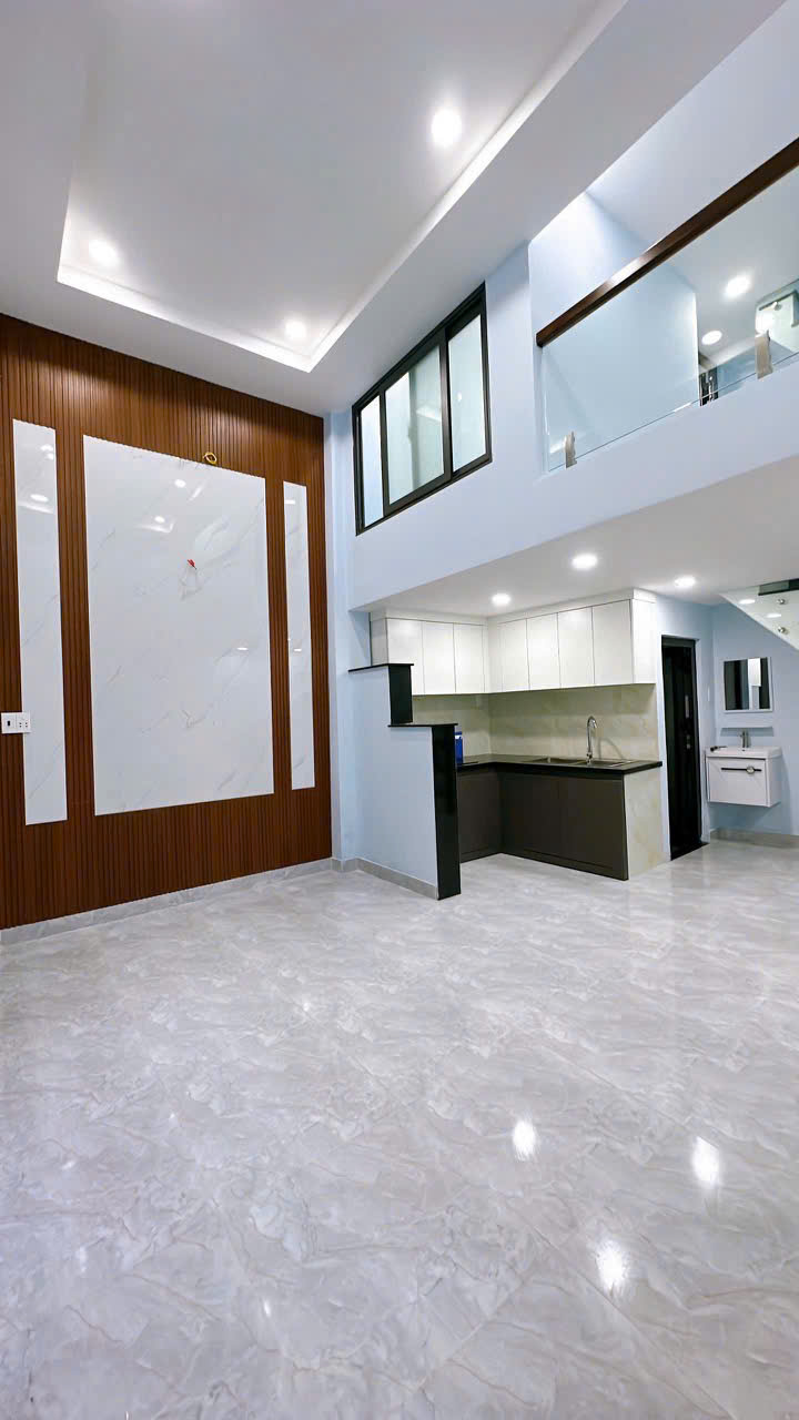 NHÀ ĐẸP NGANG 4.5 NỞ NGANG 5M DÀI 6M<br>ĐÚC BÊ TÔNG SỔ HỒNG CÓ 3 TỶ <br>TRUNG TÂM Q4 - Ảnh 1