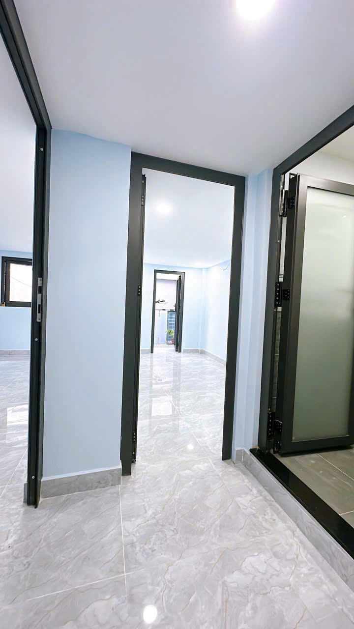 NHÀ ĐẸP NGANG 4.5 NỞ NGANG 5M DÀI 6M<br>ĐÚC BÊ TÔNG SỔ HỒNG CÓ 3 TỶ <br>TRUNG TÂM Q4 - Ảnh 3