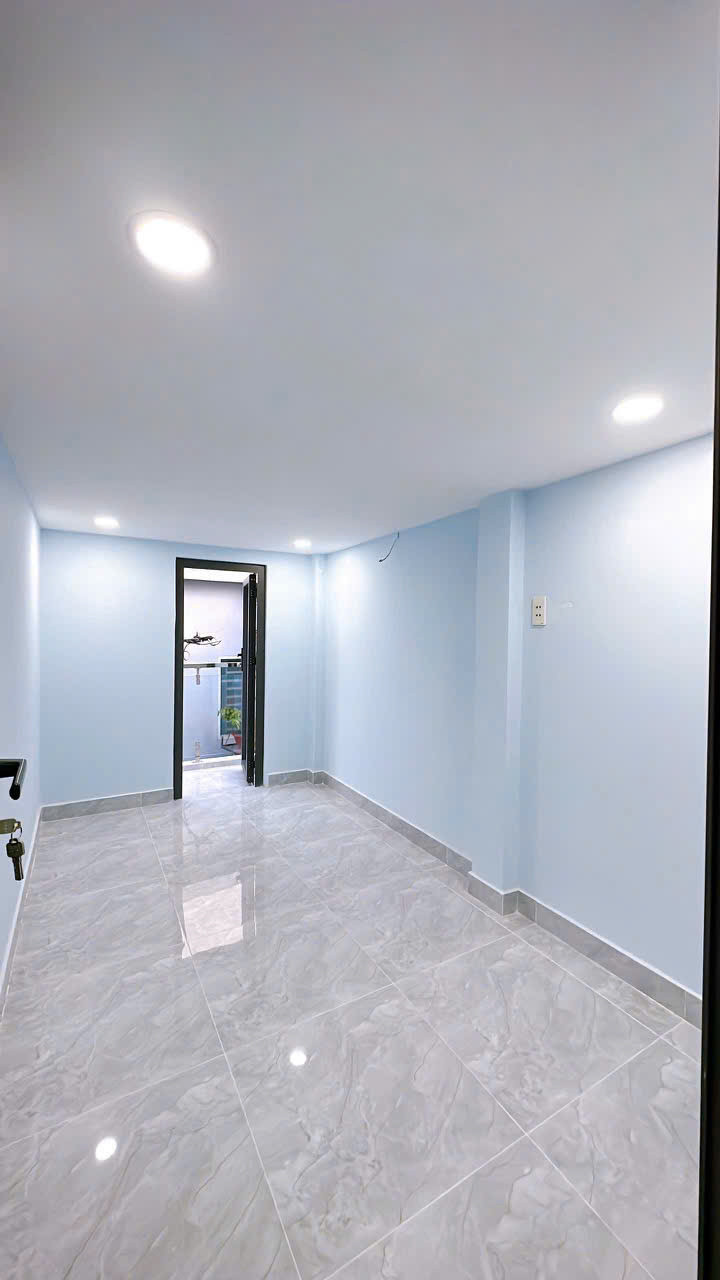 NHÀ ĐẸP NGANG 4.5 NỞ NGANG 5M DÀI 6M<br>ĐÚC BÊ TÔNG SỔ HỒNG CÓ 3 TỶ <br>TRUNG TÂM Q4 - Ảnh 4