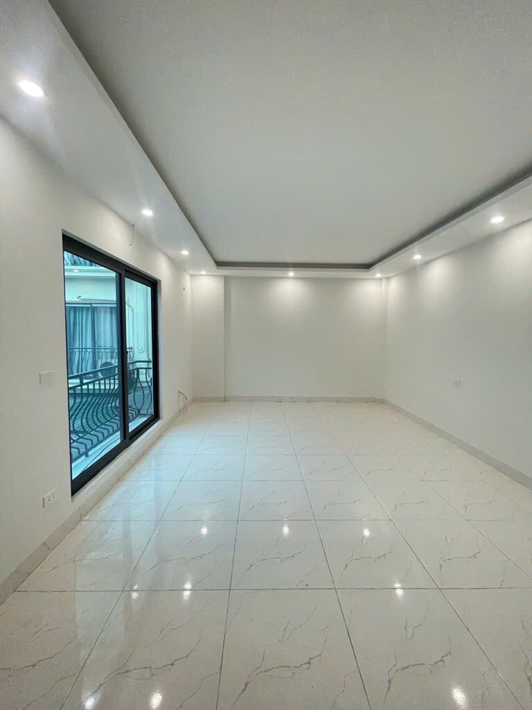 NHÀ MỚI LUNG LINH - DIỆN TÍCH RỘNG - GIÁ HỢP LÝ - Ô TÔ ĐỖ CỔNG 📍 Cự Khối, Long Biên - Ảnh 2