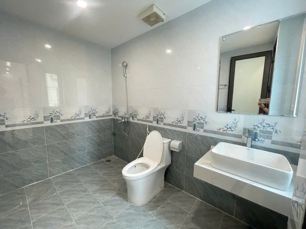 NHÀ MỚI LUNG LINH - DIỆN TÍCH RỘNG - GIÁ HỢP LÝ - Ô TÔ ĐỖ CỔNG 📍 Cự Khối, Long Biên - Ảnh 4
