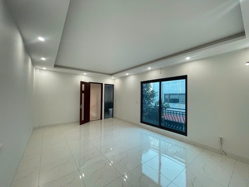 NHÀ MỚI LUNG LINH - DIỆN TÍCH RỘNG - GIÁ HỢP LÝ - Ô TÔ ĐỖ CỔNG 📍 Cự Khối, Long Biên - Ảnh 3