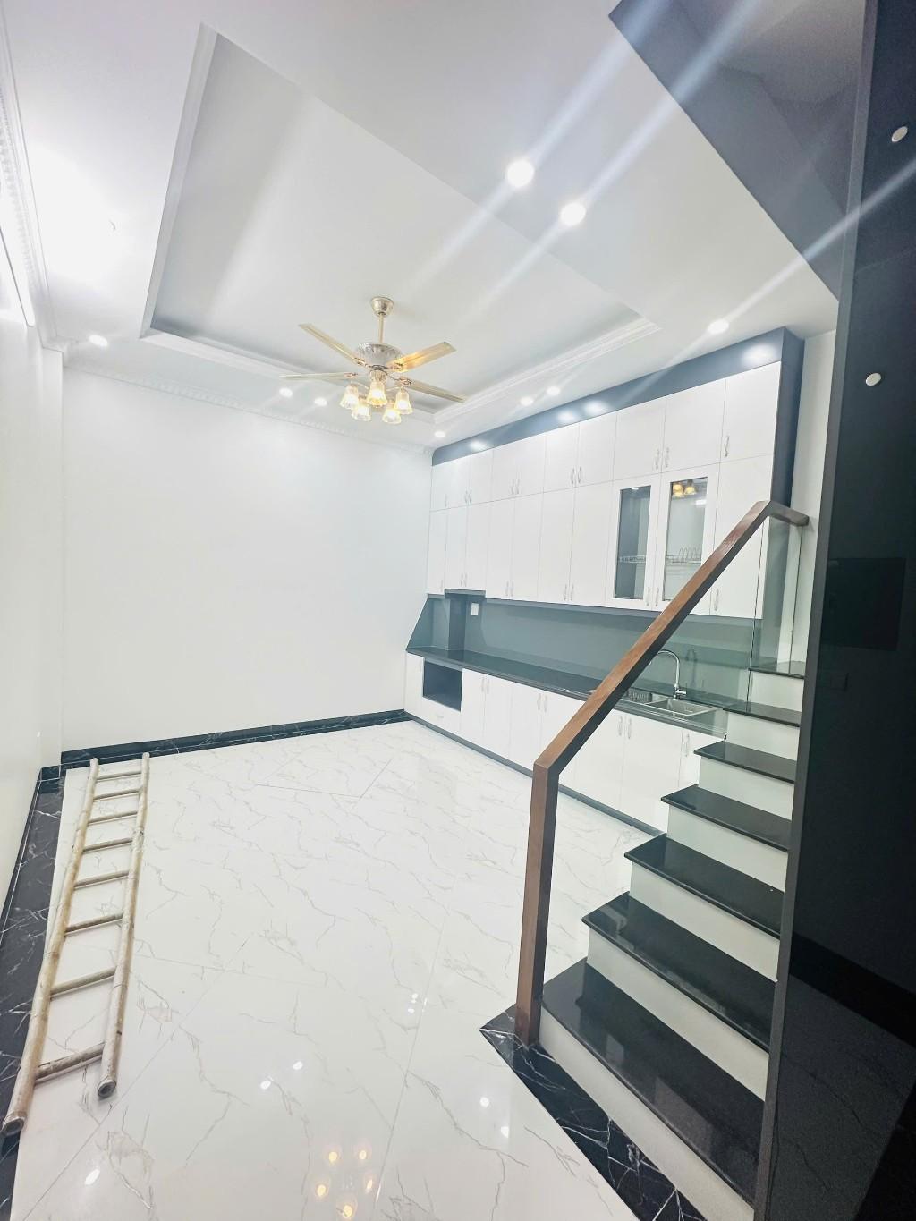 BÁN NHÀ MỚI 51M2 - 5T MỚI - THANG MÁY - QUAN HOA - CẦU GIẤY - HAI THOÁNG 12.8 TỶ - Ảnh 1
