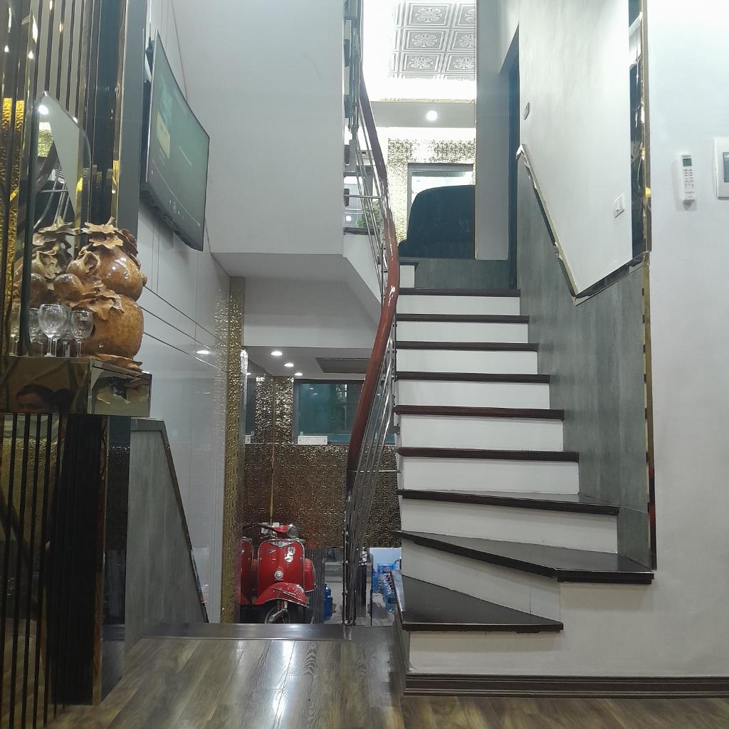 Hiếm, Nguyễn Chí Thanh, Đống Đa, phân lô ô tô tránh, 40m2, 5 tầng, Mt 4.1m, chỉ 18 tỷ - Ảnh 1