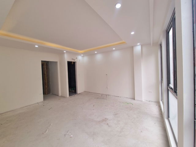 NHÀ MỚI PHÂN LÔ TÔ TÔ VÀO NHÀ 7 TẦNG THANG MÁY Hoàng Cầu 45m2,mặt tiền 5m,15 tỷ Đống Đa. - Ảnh 1