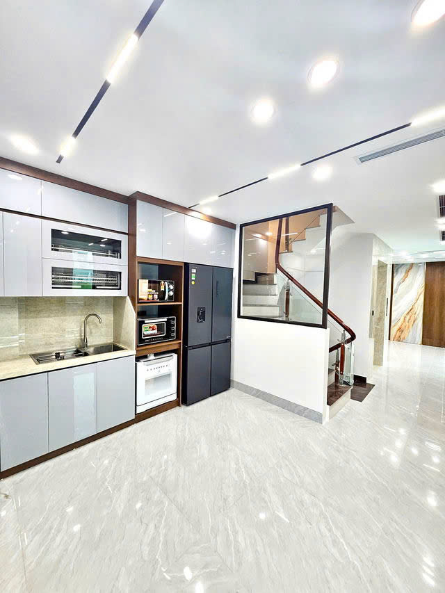 NHÀ MỚI LÔ GÓC Ô TÔ VÀO NHÀ FULL NỘI THẤT Ngọc Thụy-Long Biên 65m2,X 5 tầng 19.8 tỷ. - Ảnh 3