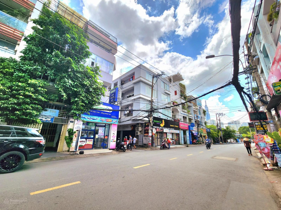 SIÊU RẺ!! Bán gấp nhà 2 MT Lê Quang Định - Bình Thạnh - Cấp 4 tiện xây cao - 12 x 35m - Giá 83 tỷ - Ảnh chính