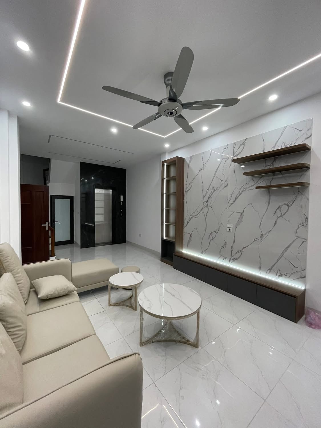 nhà đẹp đại đồng hoàng mai 45m2 5 tầng 9,55 - Ảnh 1