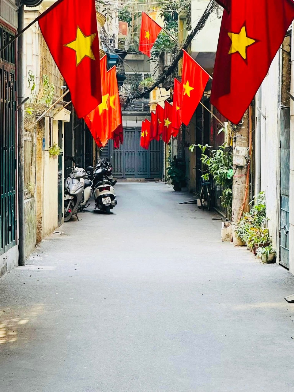 MẶT NGÕ LÊ TRỌNG TẤN - 40M RA PHỐ - PHÂN LÔ ÔTÔ TRÁNH - GIÁ 19 TỶ - Ảnh chính