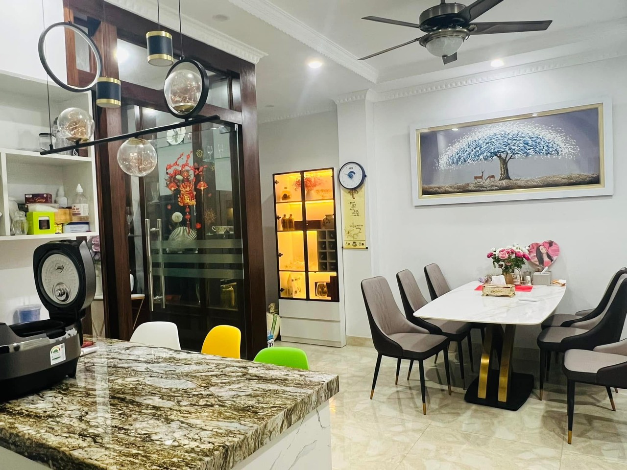 MẶT NGÕ HOÀNG QUỐC VIỆT - PHÂN LÔ ÔTÔ 7 CHỖ NGỦ TRONG NHÀ - GIÁ 22 TỶ - Ảnh 2