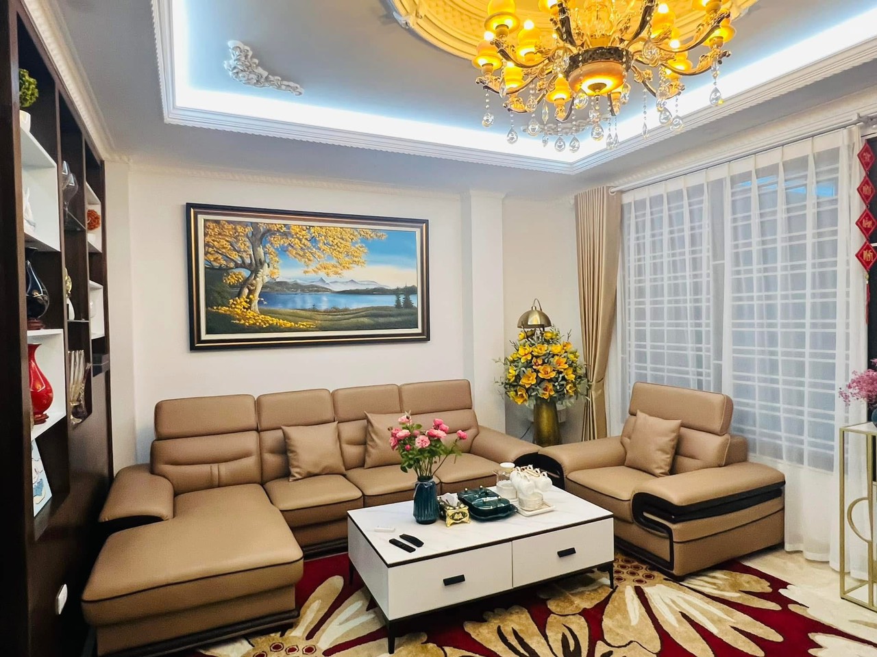 MẶT NGÕ HOÀNG QUỐC VIỆT - PHÂN LÔ ÔTÔ 7 CHỖ NGỦ TRONG NHÀ - GIÁ 22 TỶ - Ảnh 1