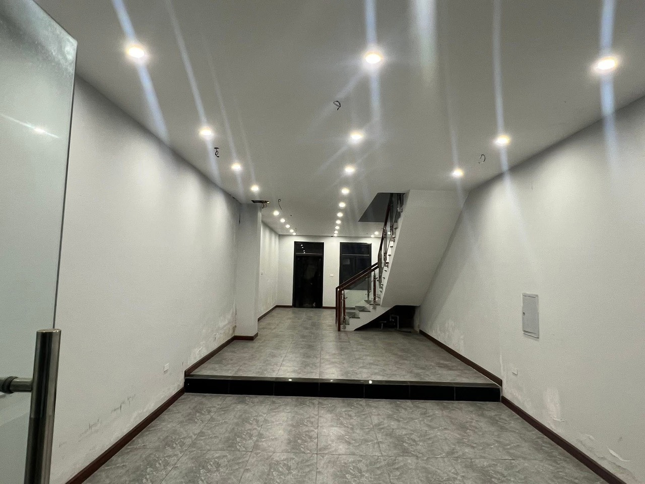 MẶT PHỐ NGUYỄN VĂN LỘC 23 TỶ KINH DOANH SẦM UẤT MẶT TIỀN 4.5M - Ảnh 1