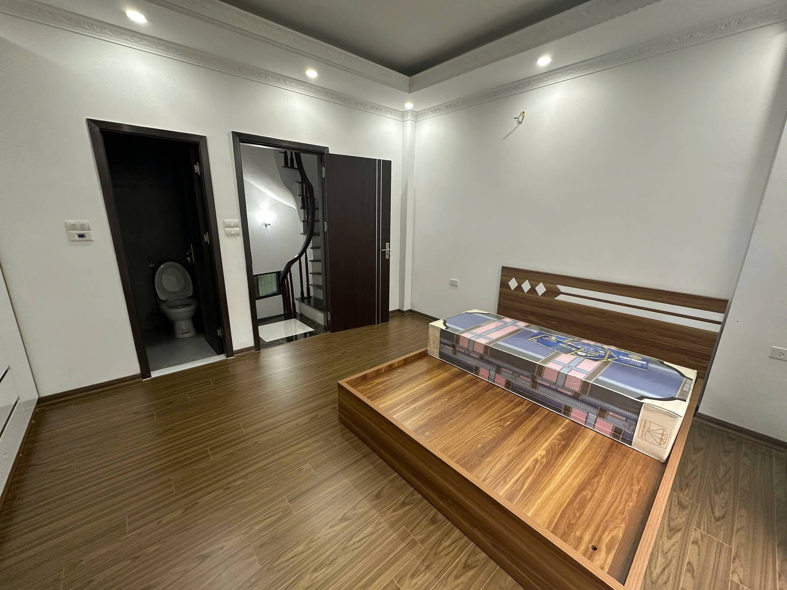 Cần bán gấp nhà Phố An Trạch, Đống Đa, 35m2, mặt tiền 5m, 7.9 tỷ - Ảnh 1